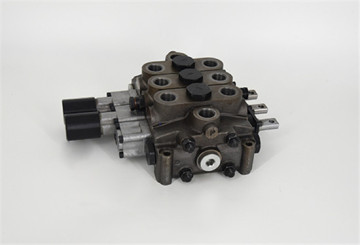 High-pressure large-flow electric three-way valve