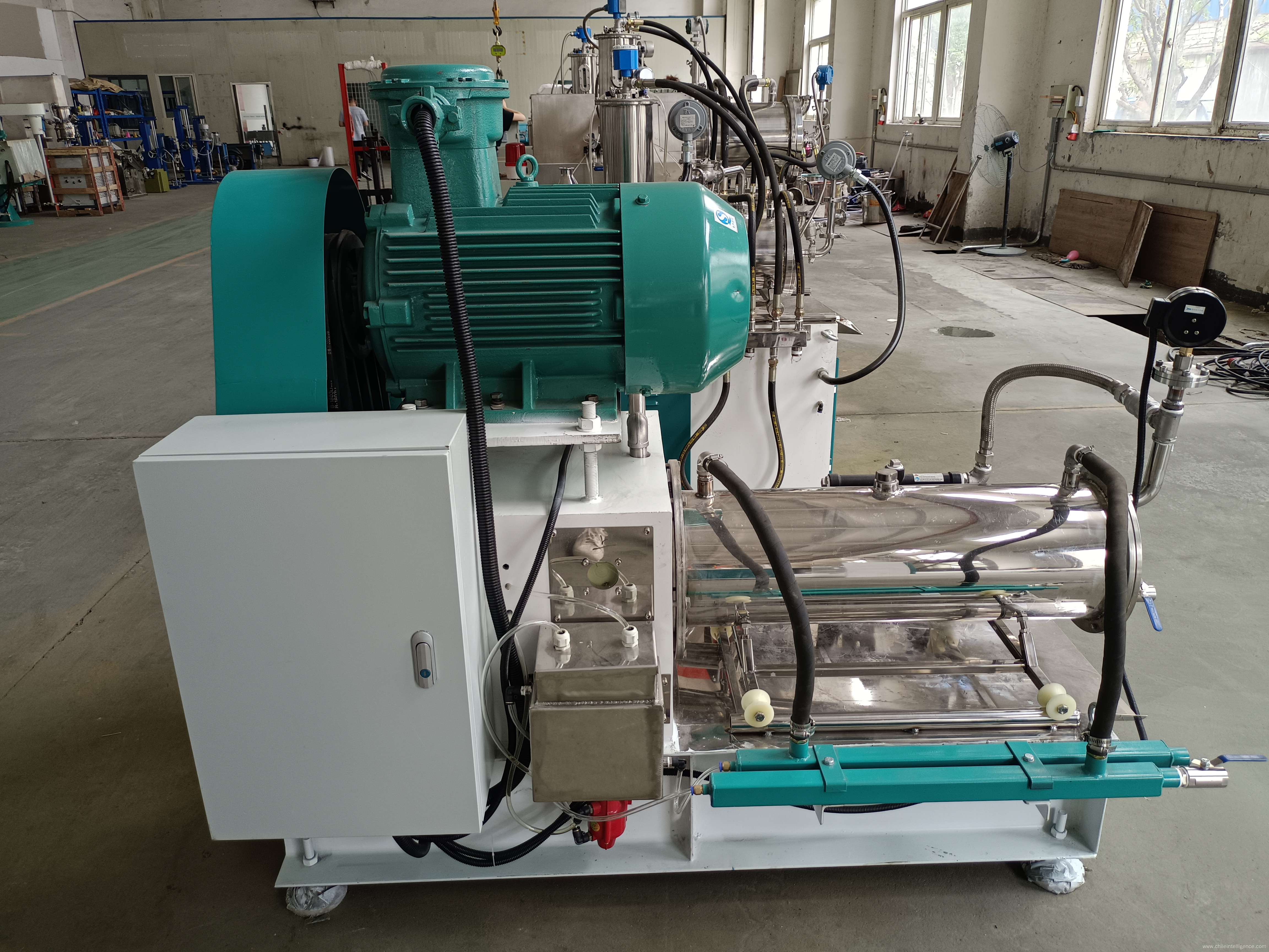 Fine grinding disk type nano sand mill