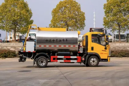 HOWO Asphalt Distributor Truck