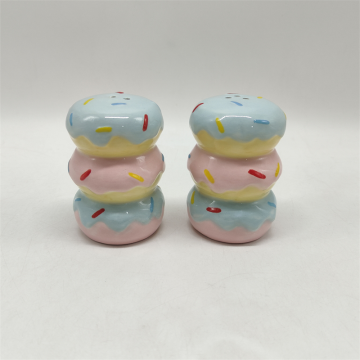 Керамические солонки и перечницы с дизайном Donut Stack Design