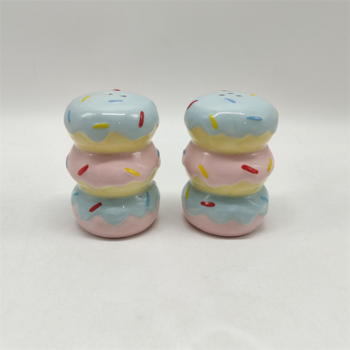 Керамические солонки и перечницы с дизайном Donut Stack Design