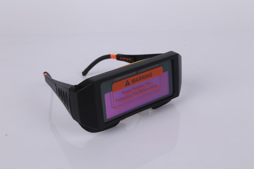 auto darkening welding helmet