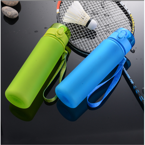 ハンドルとプラスチックバウンス携帯スポーツ水のボトル