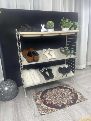 Metal string shoe shelves