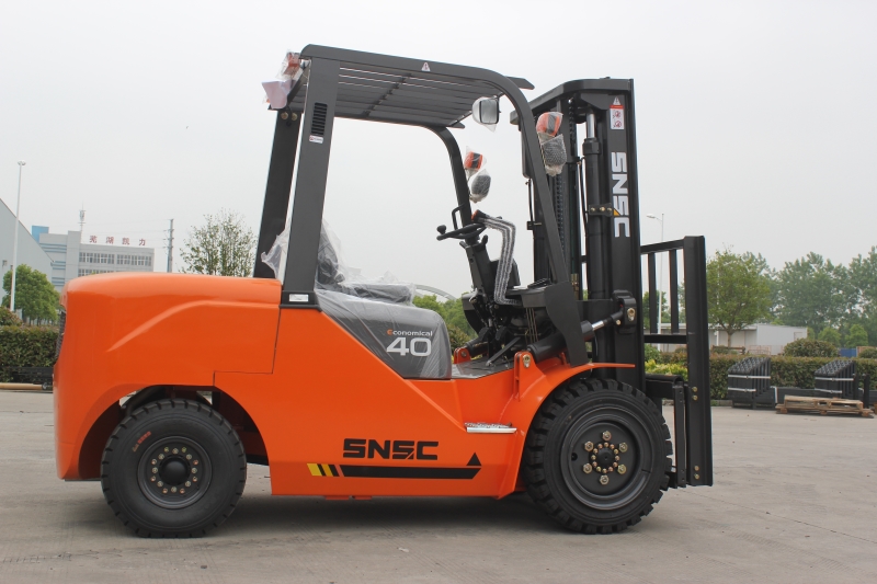 4 Ton Forklift Truck