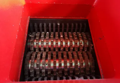 Plastic scrap shredder machine