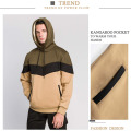 Bloque de color novedoso de hombres sudadera con capucha de vellón