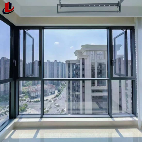 نافذة منزلقة حديثة لتحسين تدفق الهواء والإضاءة