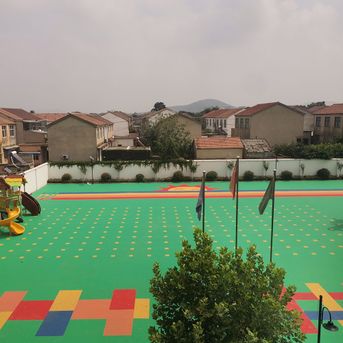 superfície de segurança para lazer infantil no playground