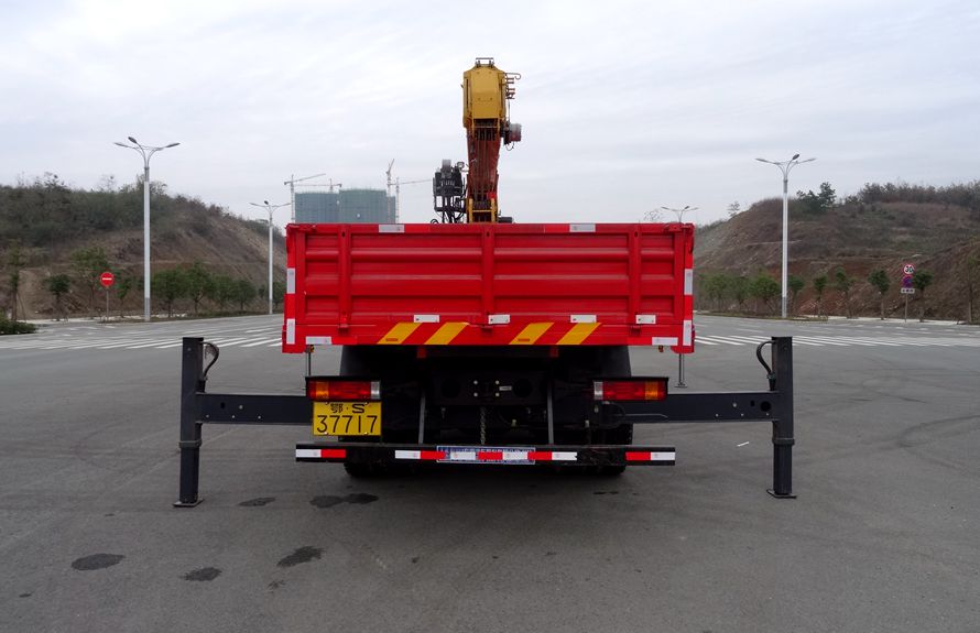 best truck mounted crane 4