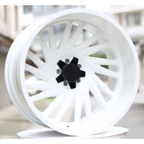 Jante de 24 polegadas totalmente pintada em branco brilhante