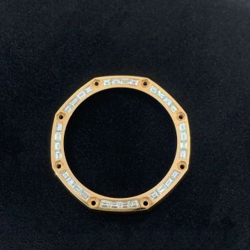 Luxus Uhr Accessoires: 18k Roségold Trapezoidaler Rahmen mit natürlichen Baguette -Diamanten geschmückt
