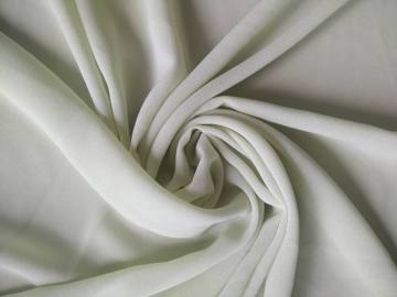 Seidenartiger plissierter Chiffon, weicher Stoff von guter Qualität