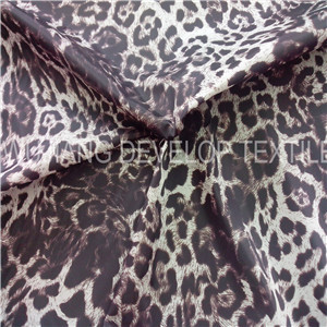 Polyester Leopard Printed Fabric for Women Fashional Garment Fabric (DT2021)