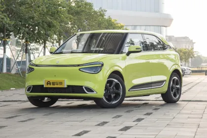 2024 Hot Selling Dongfeng Nammi 01: 330km Mini Electric Car for Adults