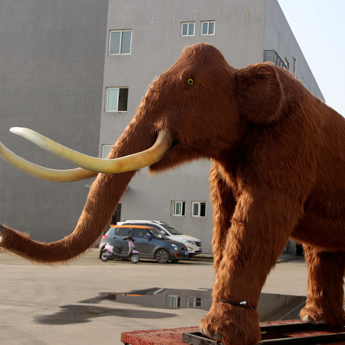 Ice Age Animal Family Animatronic Woolly Mammoth