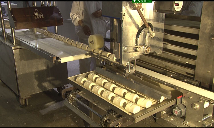 square bread placing machine