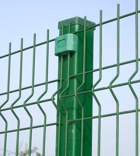 fencing panle installation