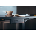 barrette d&#39;alimentation montée sous la table