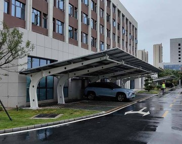 Single row photovoltaic carport structure Single column side