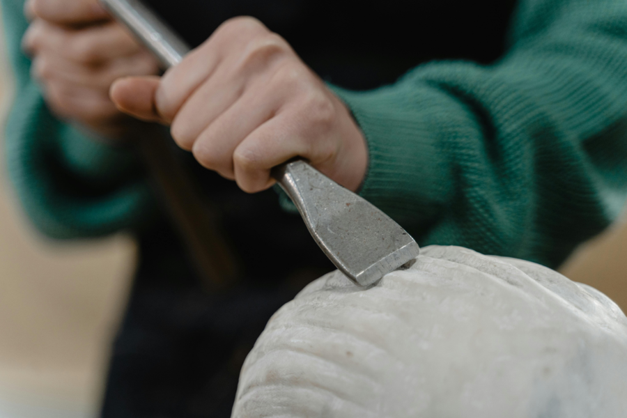 isostatic-pressing-technology-for-stone-carvi