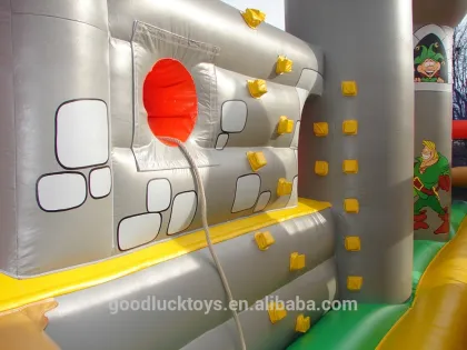 Fort inflatable with obstacles of climbing activities