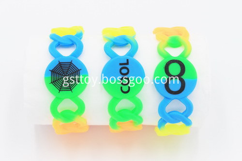 Logo Charm Cutout Bracelet-4