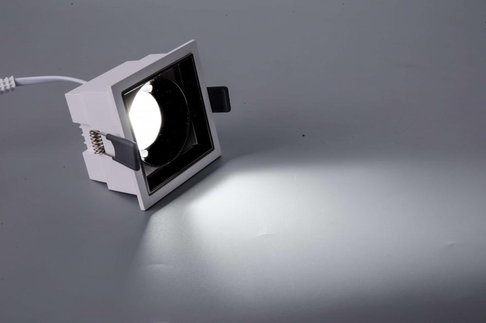 5W 4100K 2.4G Spot de controle remoto Light-Square Type