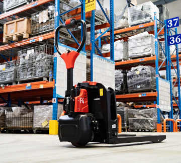 2 Ton Electric Pallet Truck 2000kgs Load Capacity 560mm-685mm Wide Forks