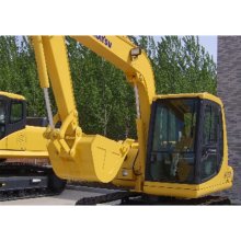 يستخدم حفارة Komatsu PC60