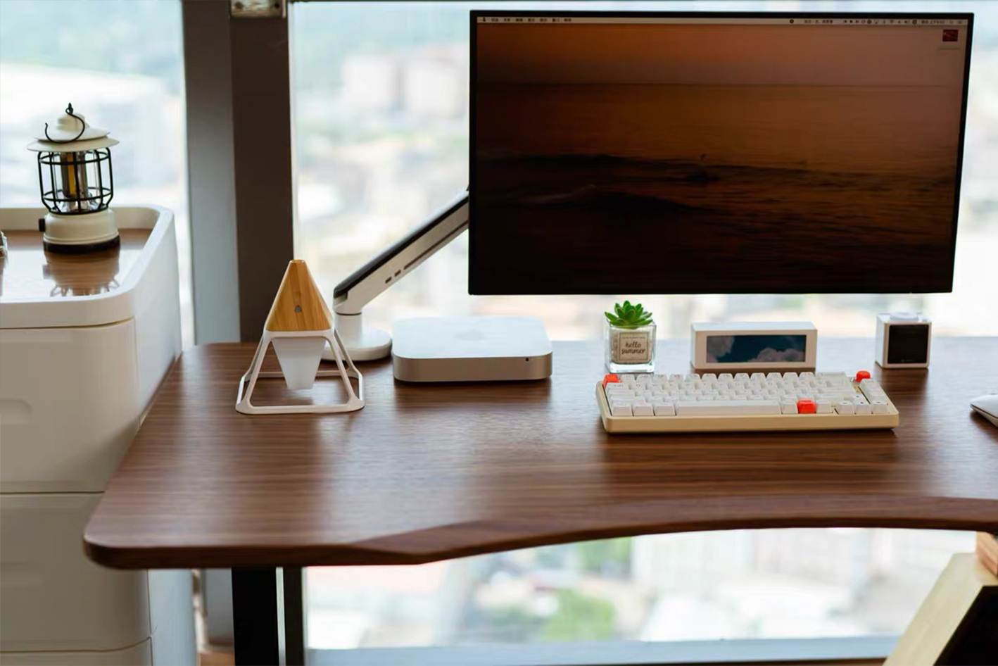 height adjustable table