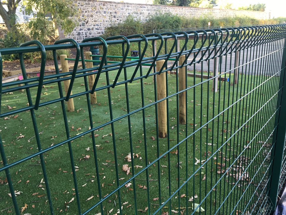 rolled top brc welded mesh fences