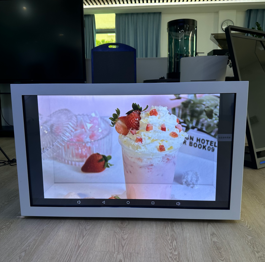 Şeffaf vitrinlerin uzaktan içerik güncellemeleri için akıllı CMS bulut yönetimi