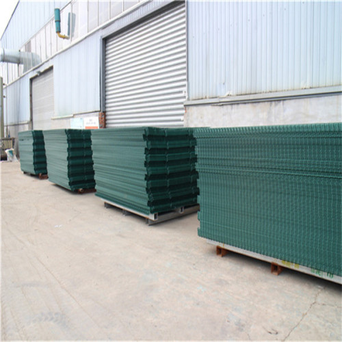 Забор из проволочной сетки с ПВХ покрытием