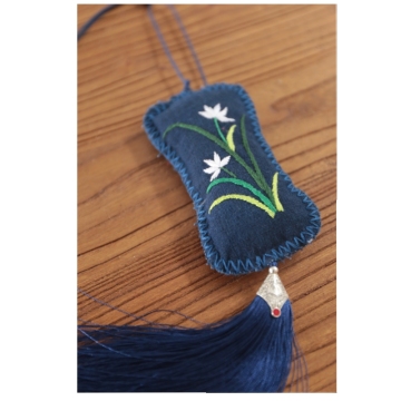 Portable Handmade Mugwort Sachet: Safe, Non-Toxic, and Effective Outdoor Mosquito Repellent