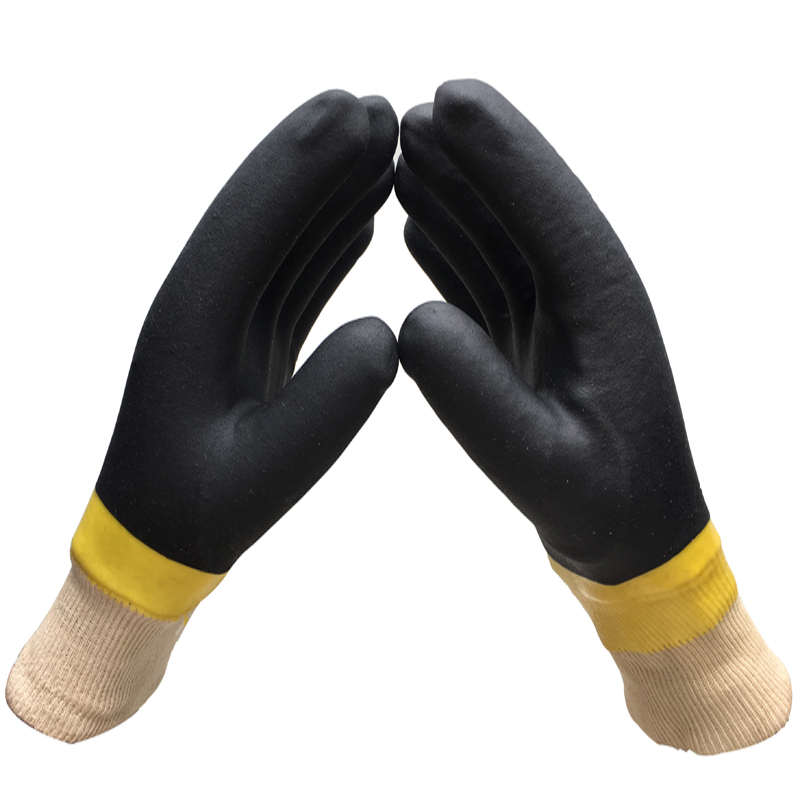 Перчатки с ПВХ покрытием черного цвета