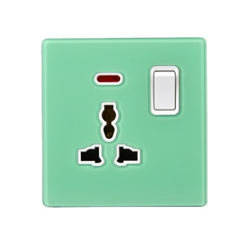 SPKM ULTRA -SUCE 13A WALL SOCKE