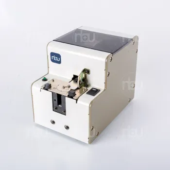 Automatic screw feeder for automatic machine