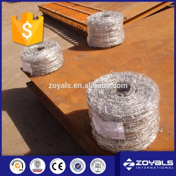 2016 Hot Sale Hot dipped galvanized barbed wire/ barbed wire fence