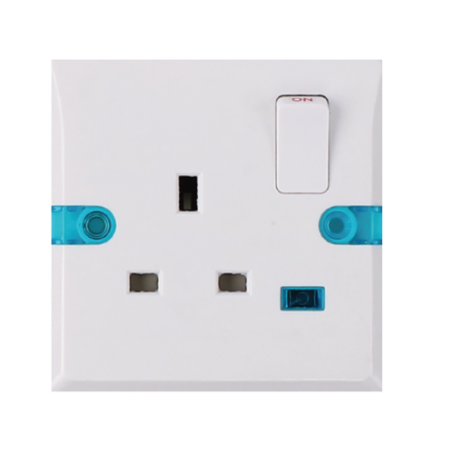RN Series 1 Gang 13a Switched Socket