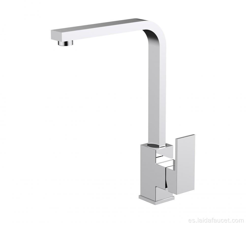 Grifo de cocina de latón de un solo agujero
