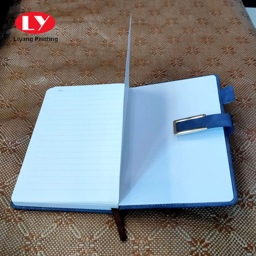 Šedý sametový kryt vlastní notebook s logem