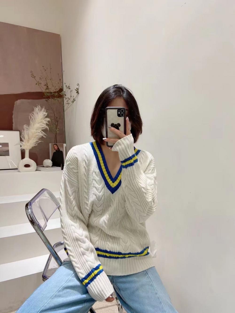 V-neck women's loose striped pullover's knitwear