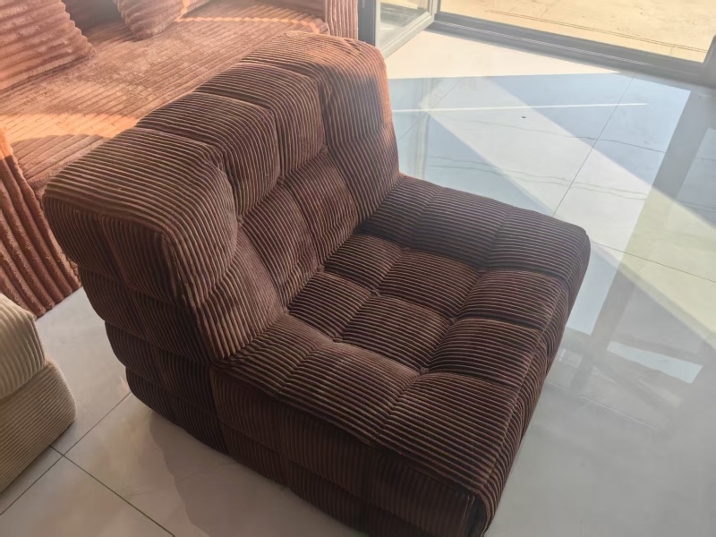 Easy-Storage Compressed Sofa Solution