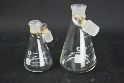 Laboratory glassware measuring cylinder volumetric flask serum bottle