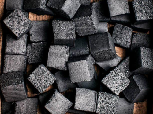 Briquette di carbone di cocco per barbecue