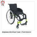 Czarno-zielony stylowy, przyciągający wzrok wózek inwalidzki