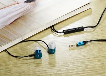 Earphone, Works with Apple/Samsung