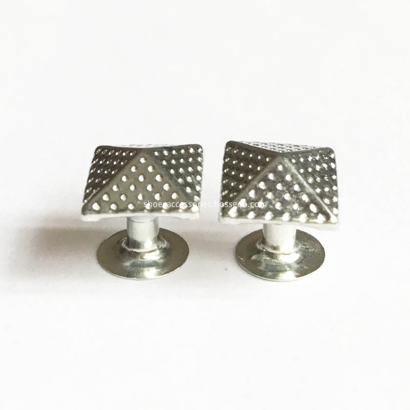 Dots Pyramid Rivets