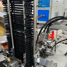 Máquina automática para fabricar perchas